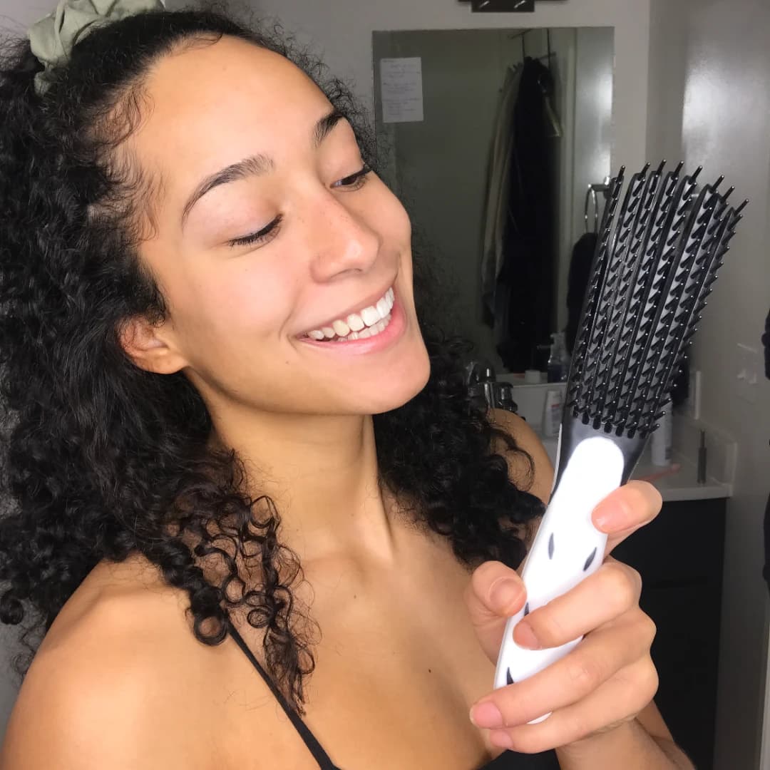 Detangling Brush for Curly & 4C Hair — The Wonderbrush™, photo 4 of 9